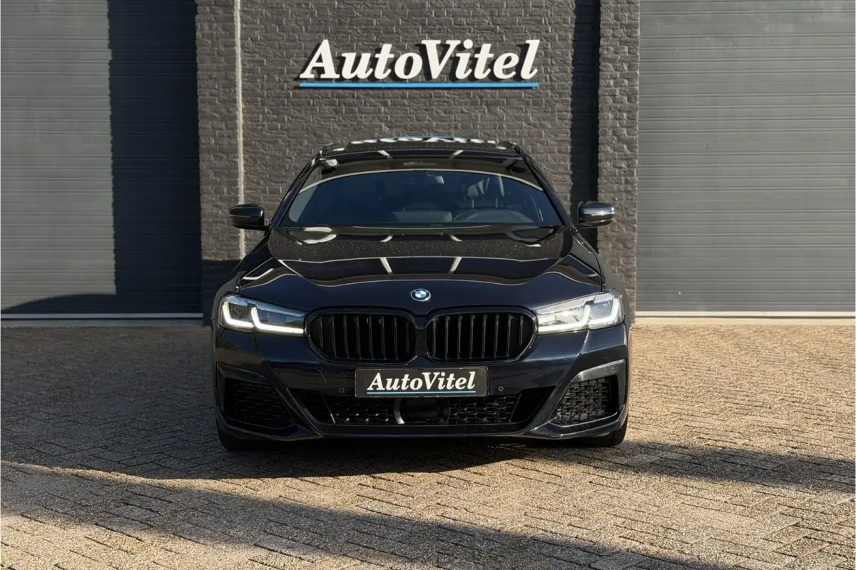530e xDrive M-Sport | Panodak | Trekhaak | Comfort Leder | Comfort Access | Memory