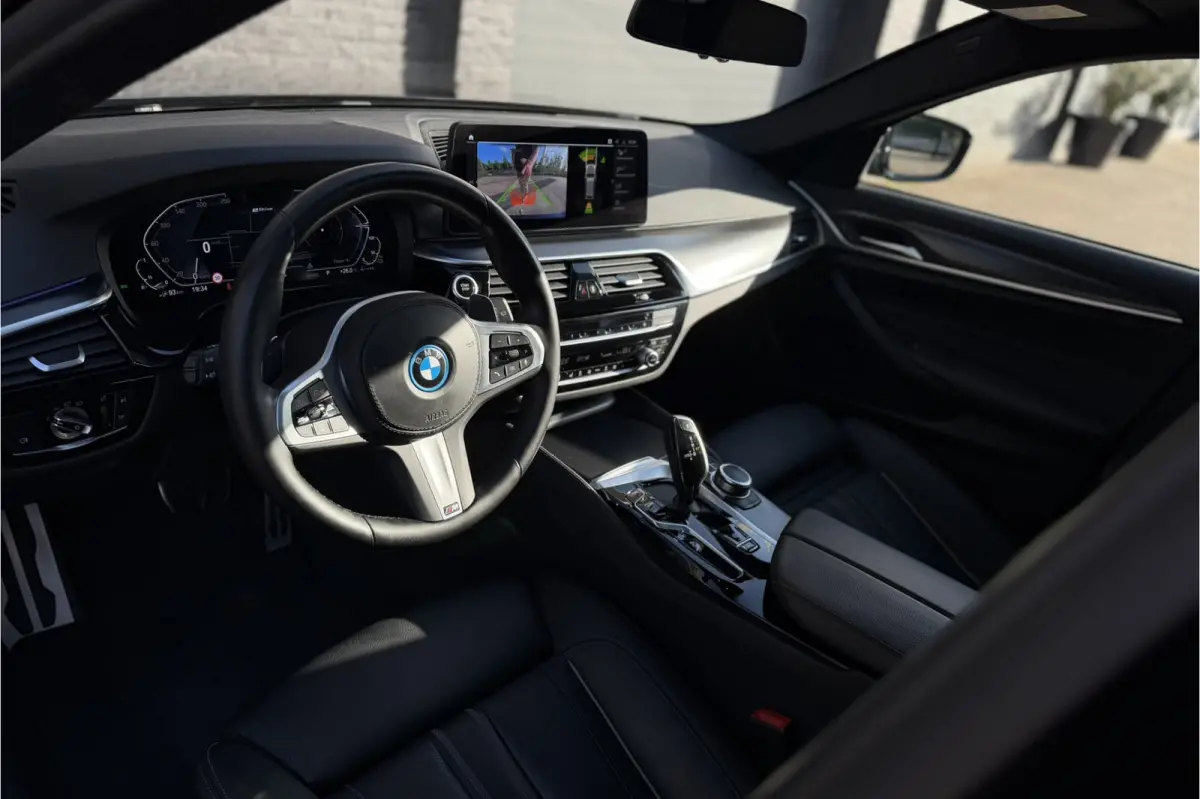 530e xDrive M-Sport | Panodak | Trekhaak | Comfort Leder | Comfort Access | Memory