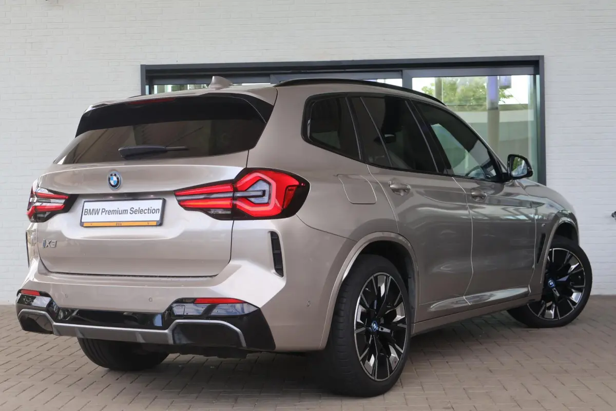 Executive 80 kWh | Harman Kardon | Panoramadak | M Sport | elektrisch verstelbare stoel(en) met geheugen