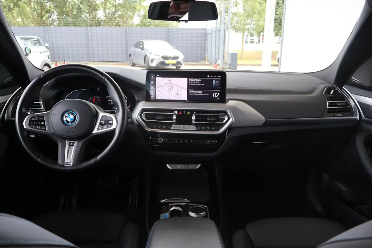 Executive 80 kWh | SOH 100% | Harman Kardon | Panoramadak | M Sport | elektrisch verstelbare stoel(en) met geheugen