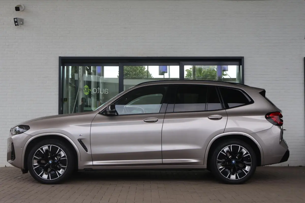 Executive 80 kWh | Harman Kardon | Panoramadak | M Sport | elektrisch verstelbare stoel(en) met geheugen