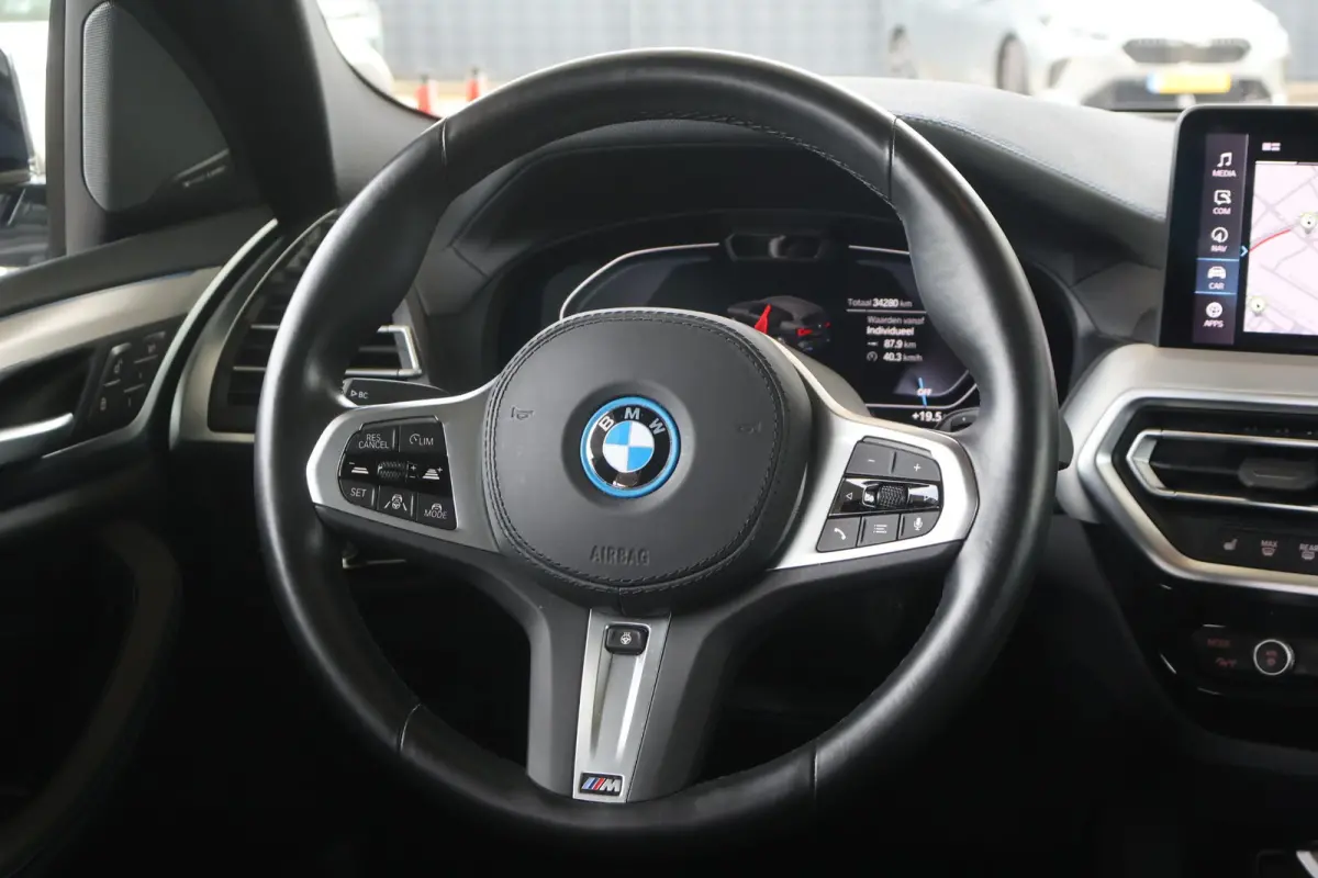 Executive 80 kWh | SOH 100% | Harman Kardon | Panoramadak | M Sport | elektrisch verstelbare stoel(en) met geheugen