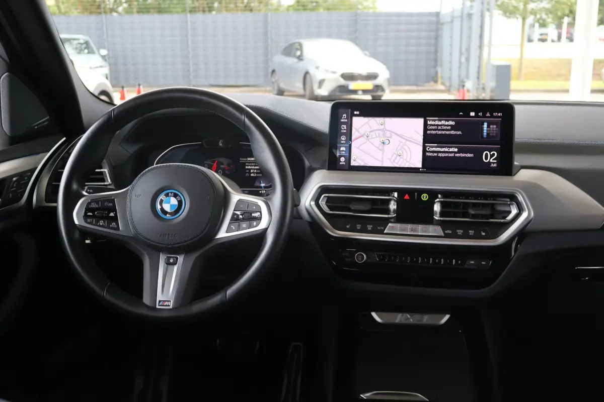 Executive 80 kWh | SOH 100% | Harman Kardon | Panoramadak | M Sport | elektrisch verstelbare stoel(en) met geheugen