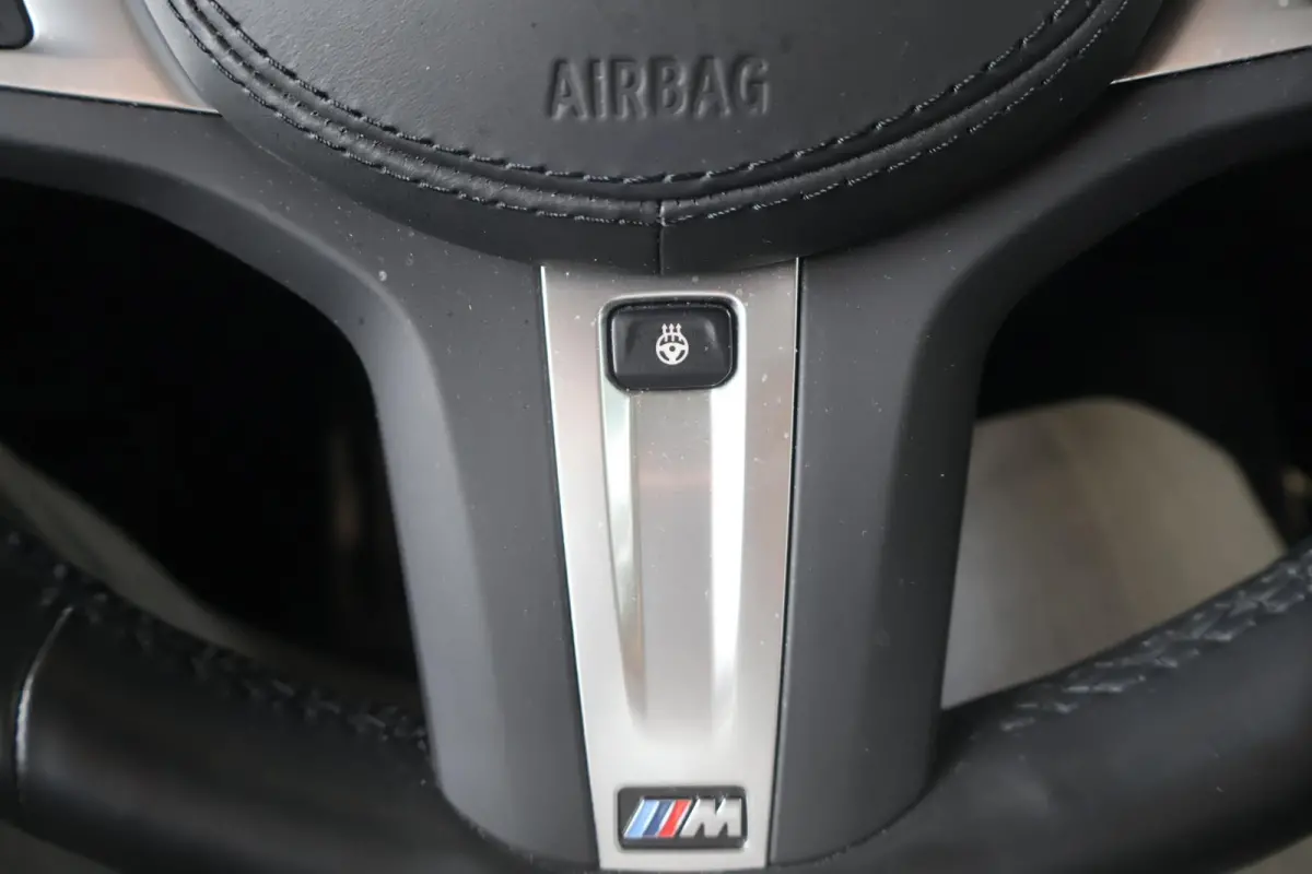 Executive 80 kWh | SOH 100% | Harman Kardon | Panoramadak | M Sport | elektrisch verstelbare stoel(en) met geheugen