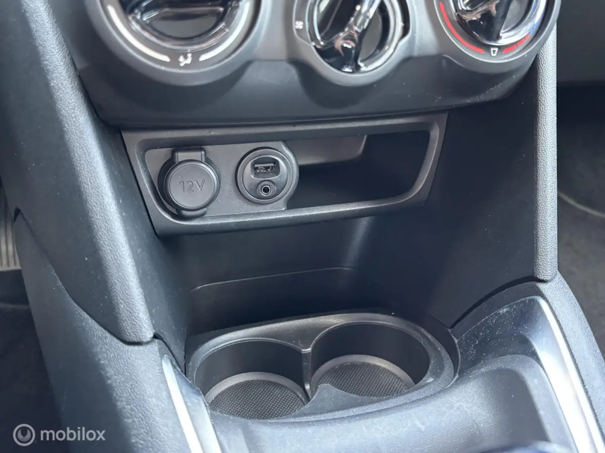 1.2 PureTech Active Automaat met maar 40.657km | PDC Achter | Navigatie | Cruise | Bluetoo