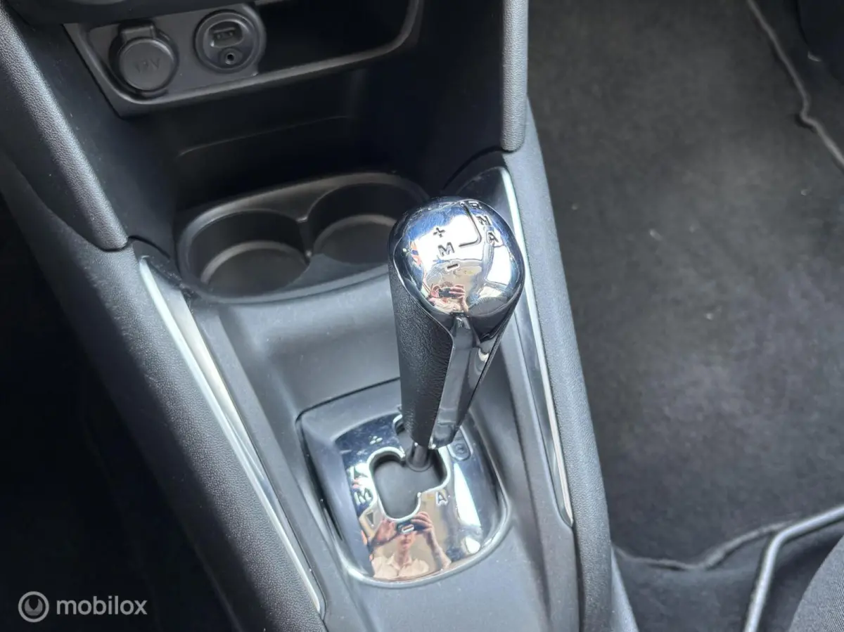 1.2 PureTech Active Automaat met maar 40.657km | PDC Achter | Navigatie | Cruise | Bluetoo