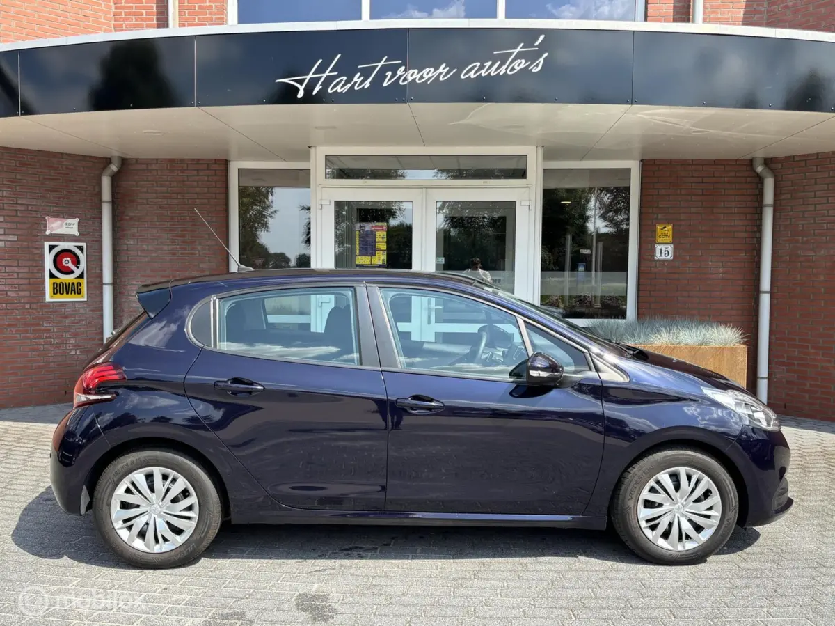1.2 PureTech Active Automaat met maar 40.657km | PDC Achter | Navigatie | Cruise | Bluetoo