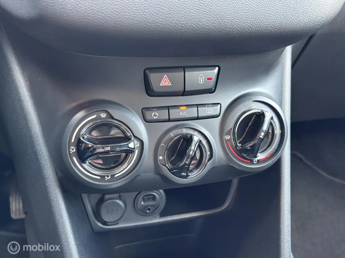 1.2 PureTech Active Automaat met maar 40.657km | PDC Achter | Navigatie | Cruise | Bluetoo