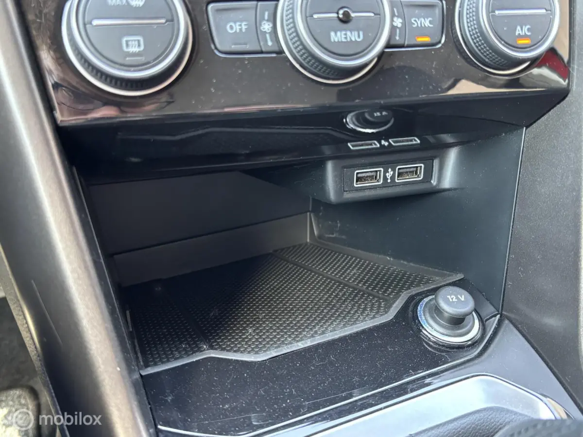 1.0 TSI Style slechts 77.628km Nieuwstaat | PDC V+A | Navi | ACC | Apple Carplay/Android A