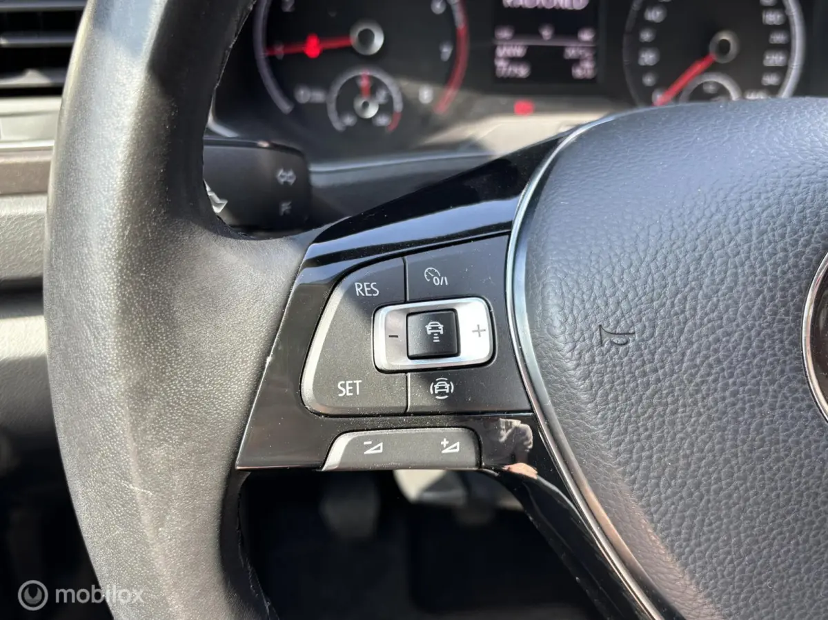 1.0 TSI Style slechts 77.628km Nieuwstaat | PDC V+A | Navi | ACC | Apple Carplay/Android A