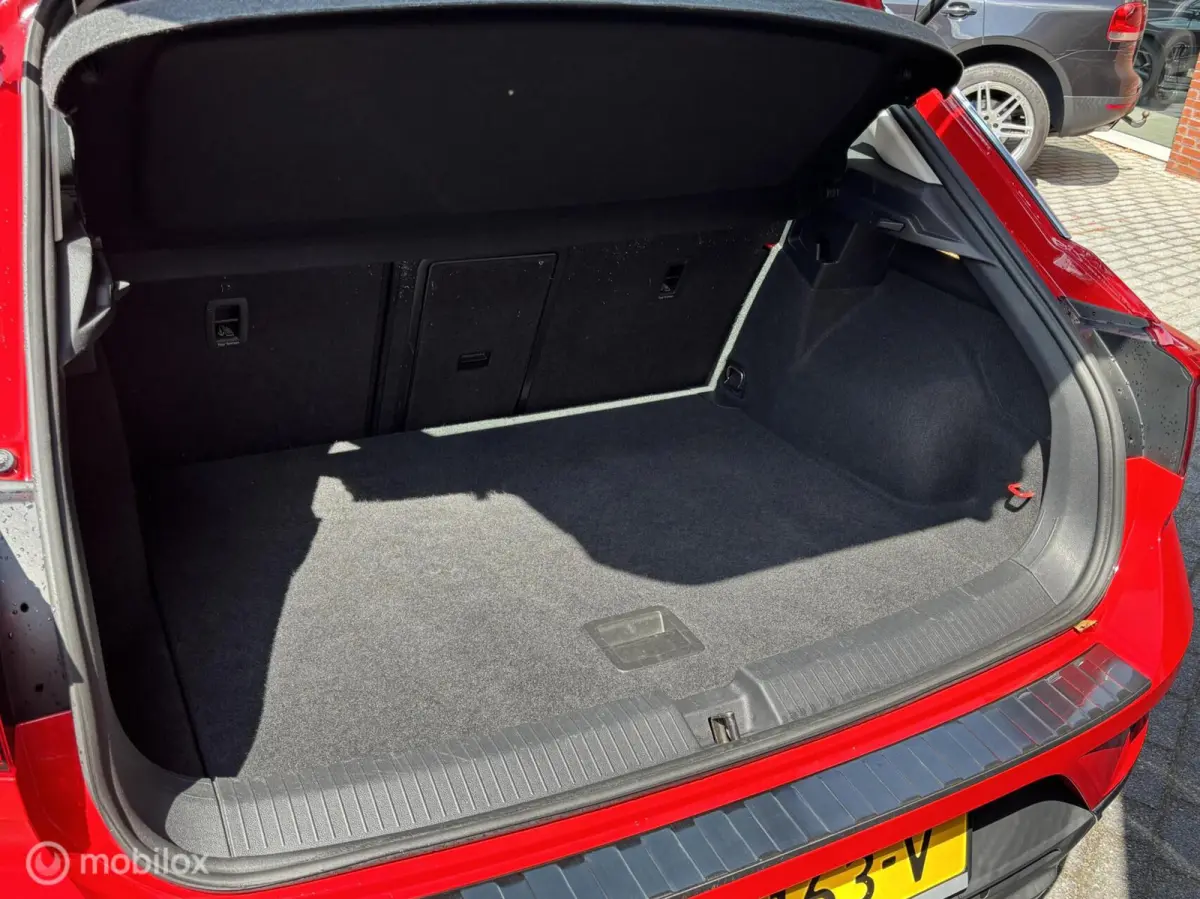 1.0 TSI Style slechts 77.628km Nieuwstaat | PDC V+A | Navi | ACC | Apple Carplay/Android A