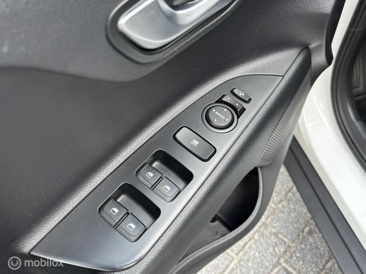 1.0 T-GDi DynamicPlusLine | Camera | Keyless | Navi | Cruise | Clima | Apple Carplay/Andro