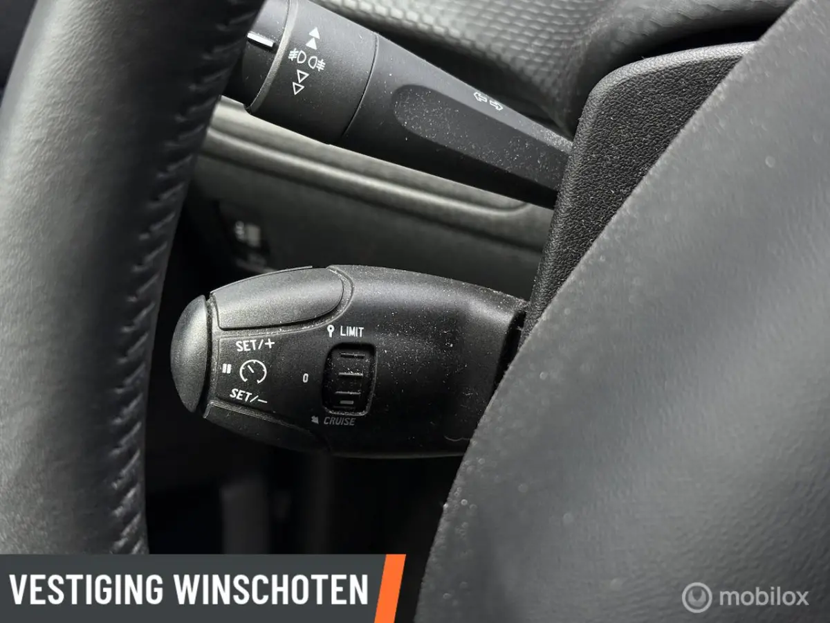 1.2 PureTech Signature Vol Automaat | Airco | PDC Achter | Navi | Bluetooth | Privacy Glas