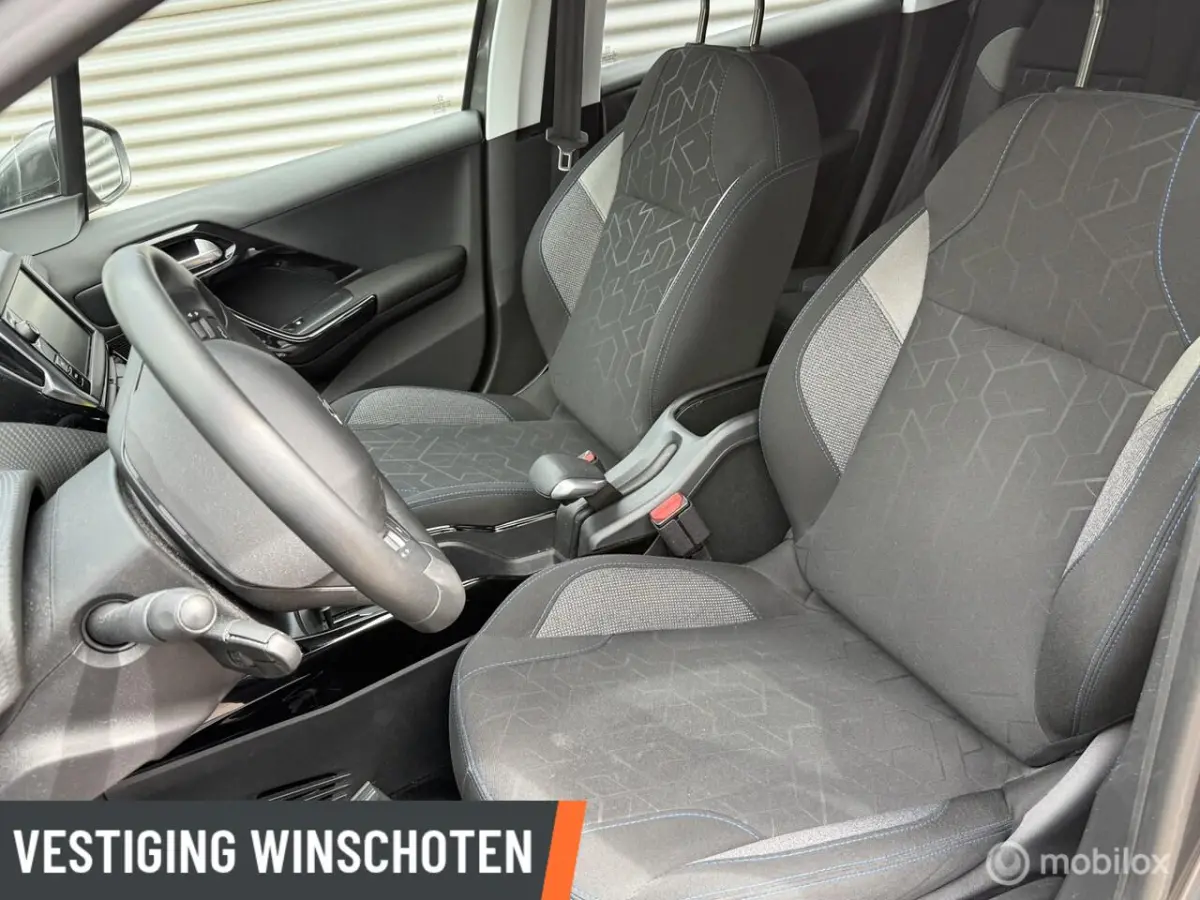 1.2 PureTech Signature Vol Automaat | Airco | PDC Achter | Navi | Bluetooth | Privacy Glas