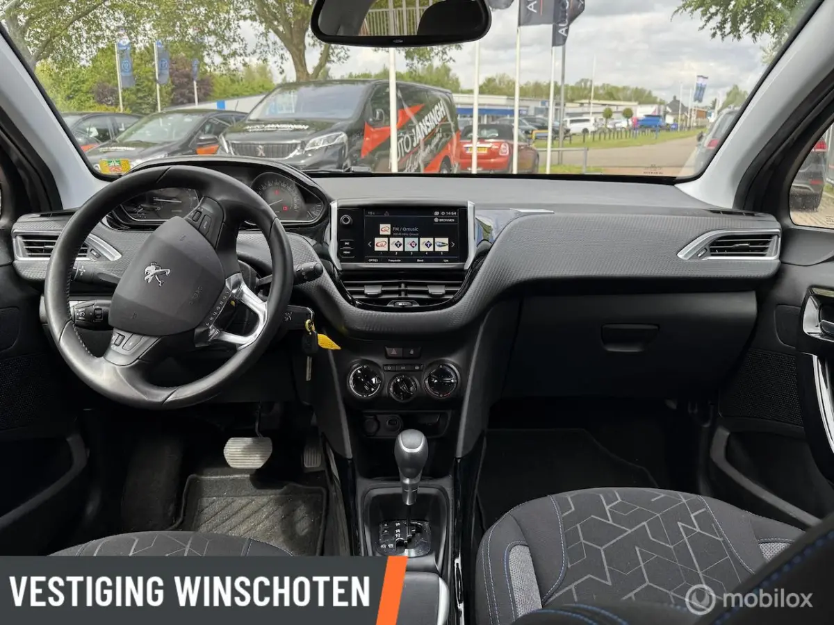 1.2 PureTech Signature Vol Automaat | Airco | PDC Achter | Navi | Bluetooth | Privacy Glas