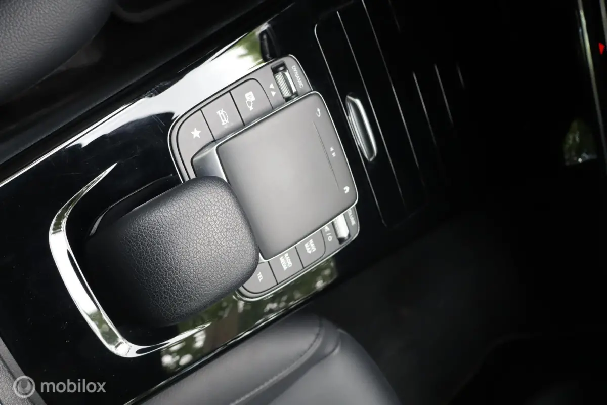 180 BusinessLine | Keyless | Carplay | Cam