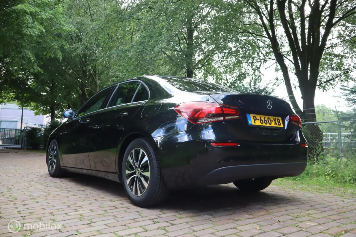 180 BusinessLine | Keyless | Carplay | Cam
