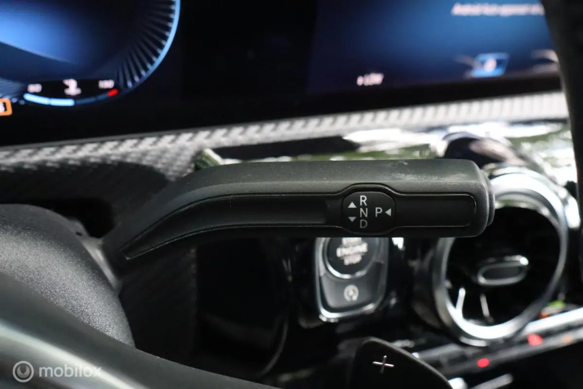 180 BusinessLine | Keyless | Carplay | Cam