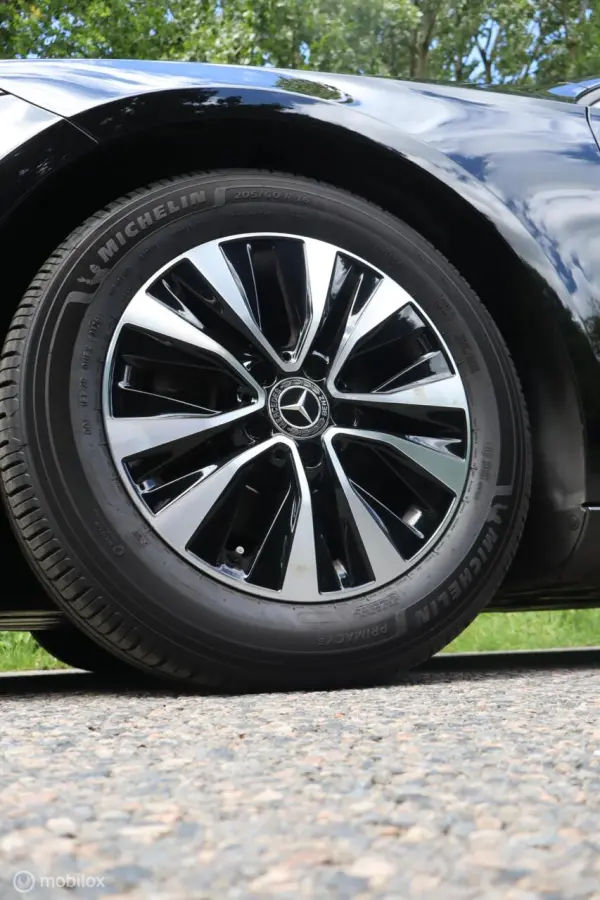 180 BusinessLine | Keyless | Carplay | Cam