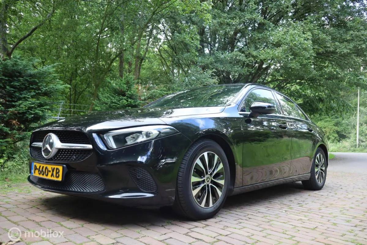 180 BusinessLine | Keyless | Carplay | Cam