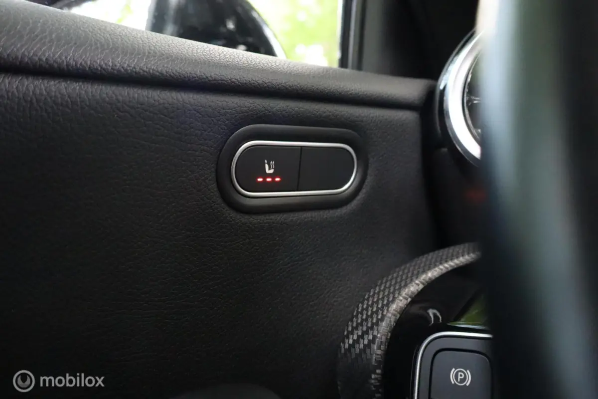 180 BusinessLine | Keyless | Carplay | Cam