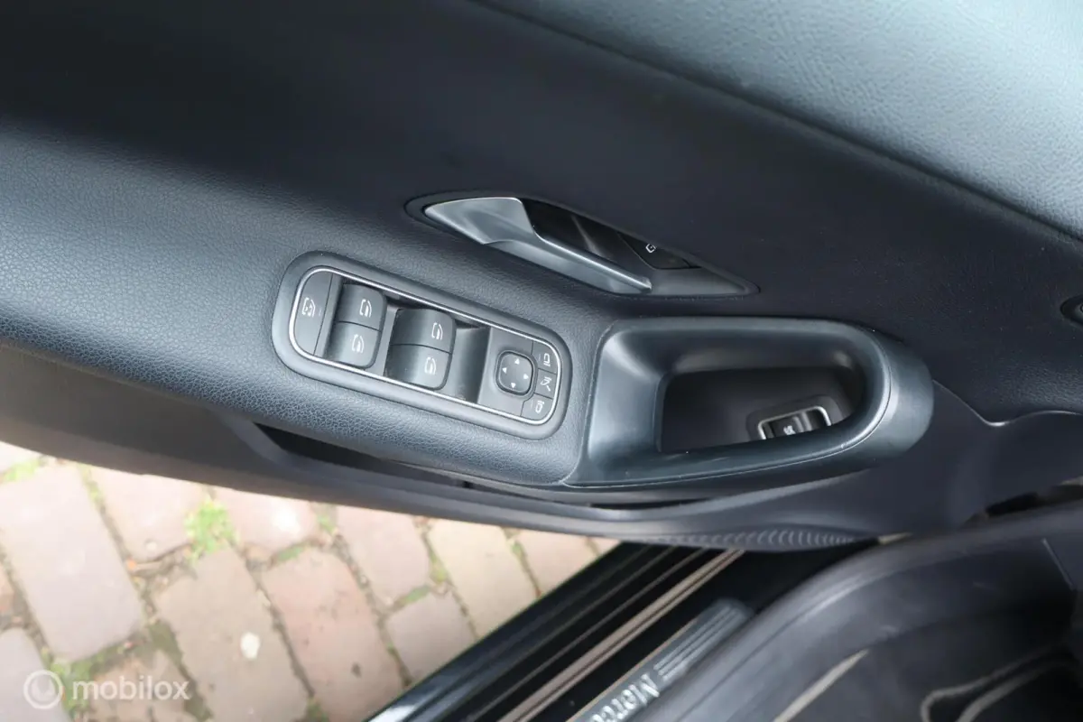 180 BusinessLine | Keyless | Carplay | Cam