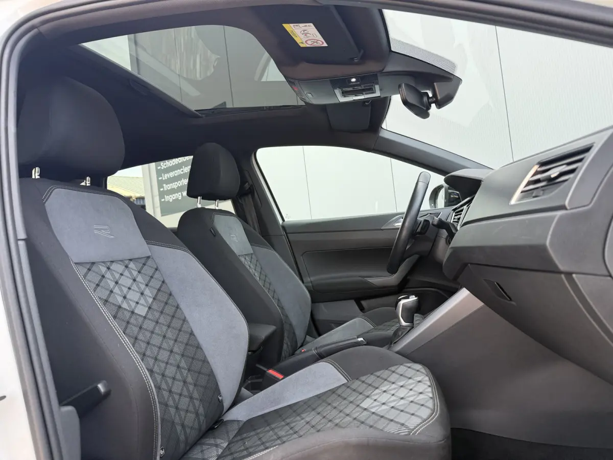 1.0TSI 110pk DSG R-Line | Pano dak
