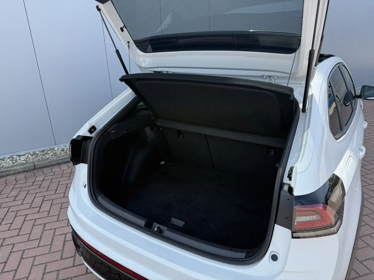 1.0TSI 110pk DSG R-Line | Pano dak