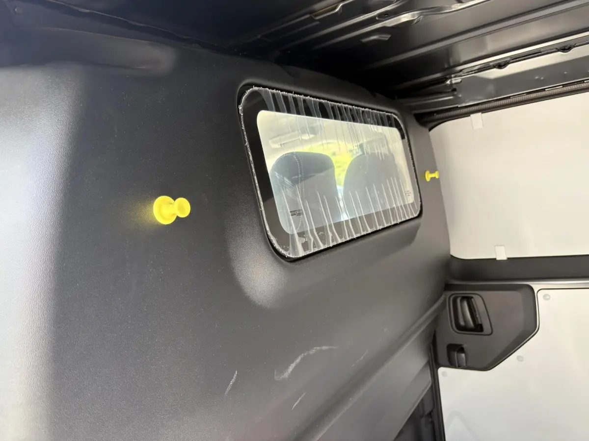 L3 75 kWh | STX Sport | Lederen bekleding | Spoilerpakket | 18 inch Lichtmetalen velgen | Dynamic NAV Pakket | Winterpakket | Comfort Pakket | betimmering | 2x schuifdeur | Mooiste bus van N
