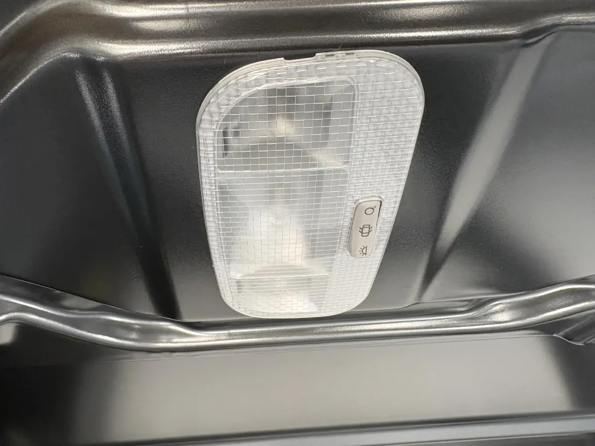 L3 75 kWh | STX Sport | Lederen bekleding | Spoilerpakket | 18 inch Lichtmetalen velgen | Dynamic NAV Pakket | Winterpakket | Comfort Pakket | betimmering | 2x schuifdeur | Mooiste bus van N