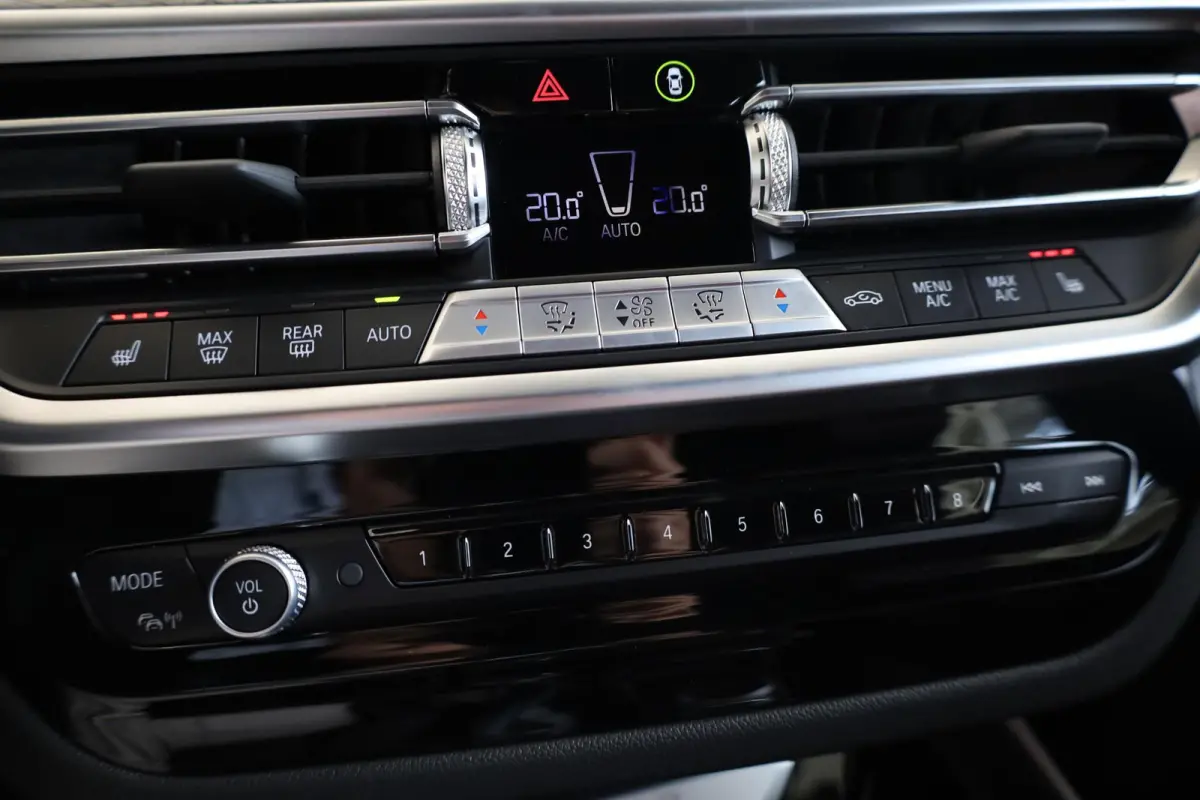 xDrive30i High Executive | M Sport | Head-Up Display | Trekhaak | Parkeersensoren | Achteruitrij Camera | Cruise Control