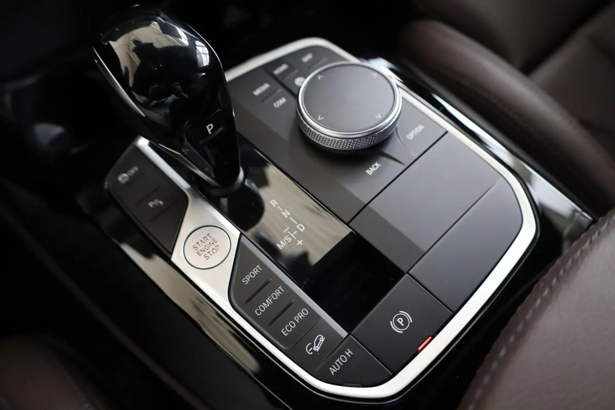 xDrive30i High Executive | M Sport | Head-Up Display | Trekhaak | Parkeersensoren | Achteruitrij Camera | Cruise Control