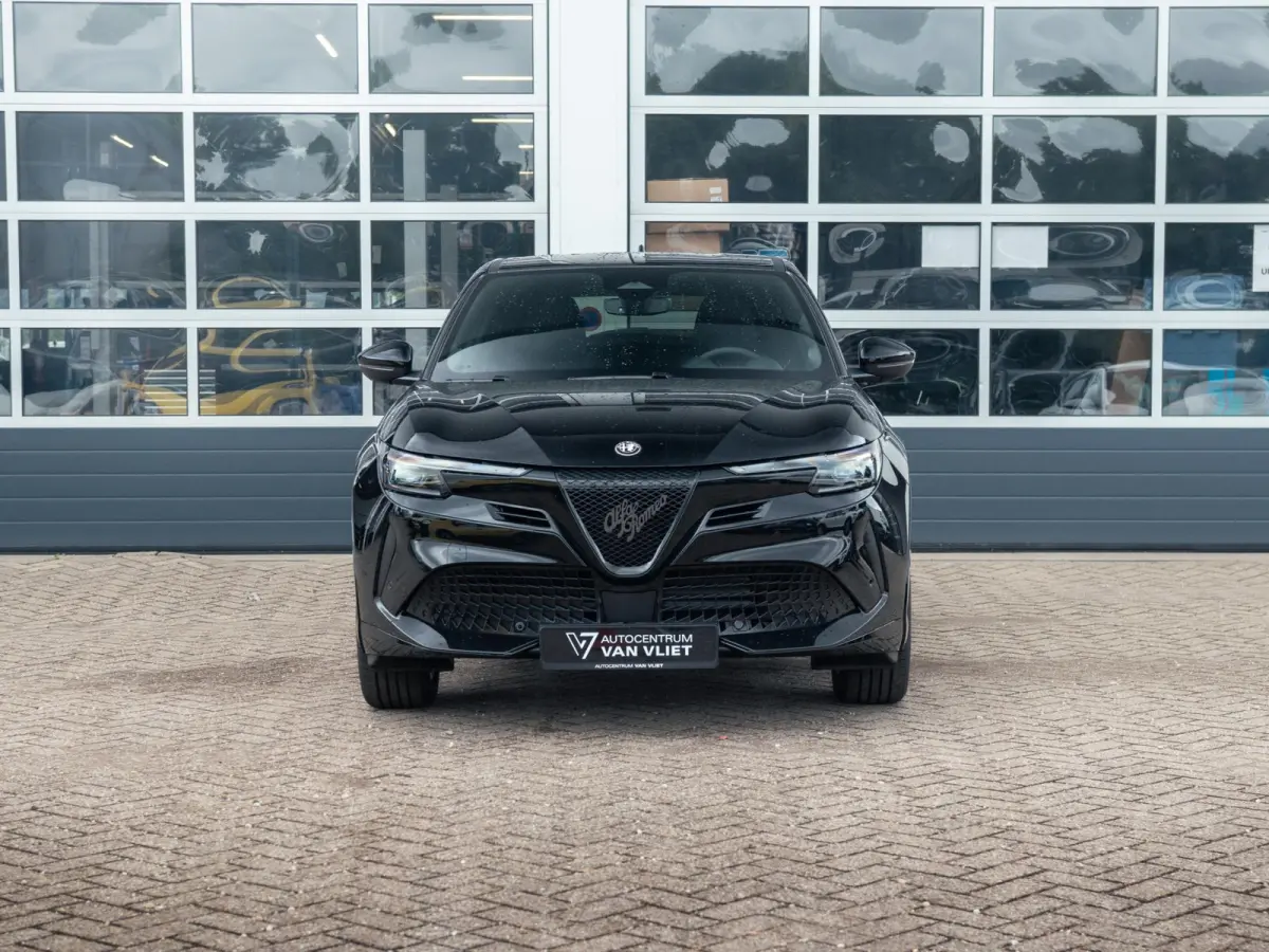 Elettrica Ti 54 kWh | Clima | Adapt. Cruise | Keyless | Handsfree A-Klep | PDC rondom | Pack Techno | Warmtepomp | Tortona Black