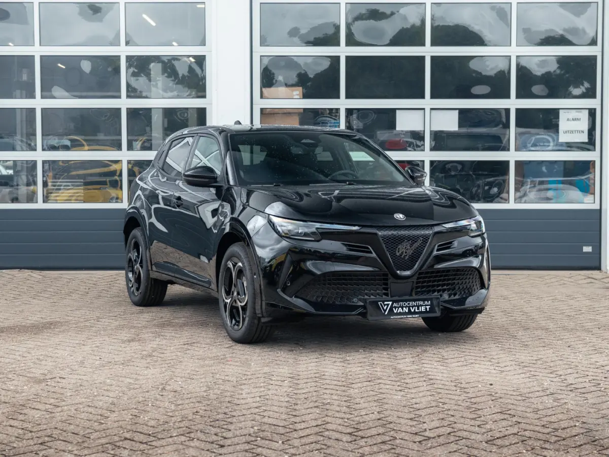 Elettrica Ti 54 kWh | Clima | Adapt. Cruise | Keyless | Handsfree A-Klep | PDC rondom | Pack Techno | Warmtepomp | Tortona Black