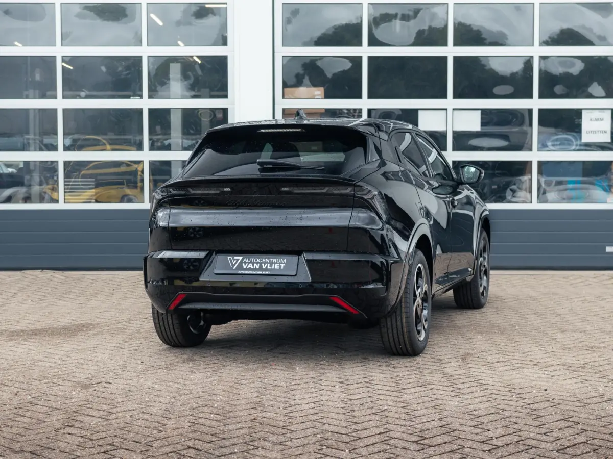 Elettrica Ti 54 kWh | Clima | Adapt. Cruise | Keyless | Handsfree A-Klep | PDC rondom | Pack Techno | Warmtepomp | Tortona Black