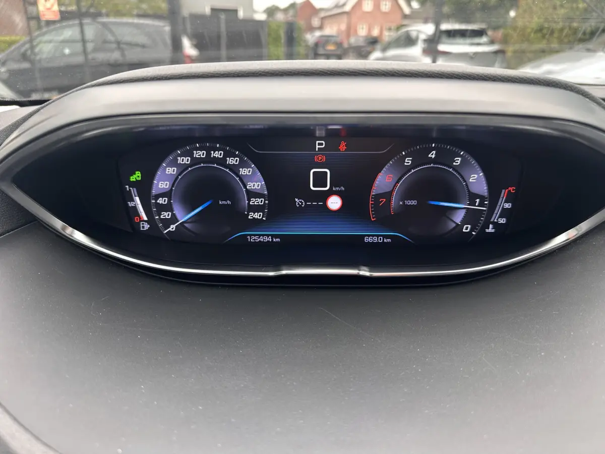 1.6 PT Allure|Aut|181pk|Apple Android Carplay
