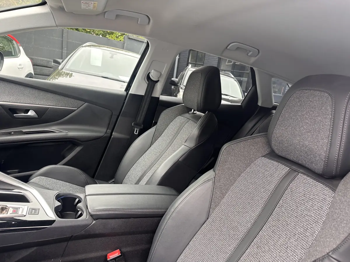 1.6 PT Allure|Aut|181pk|Apple Android Carplay