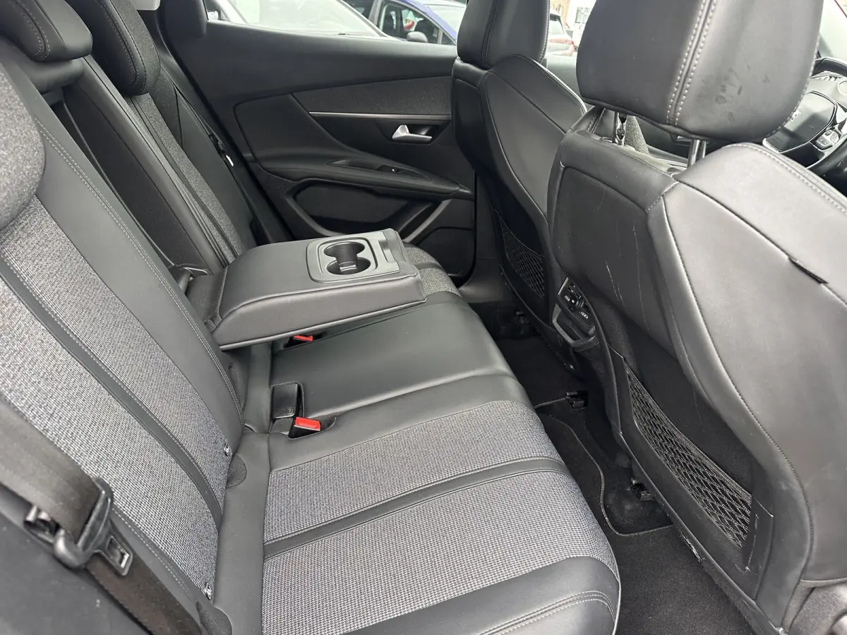 1.6 PT Allure|Aut|181pk|Apple Android Carplay