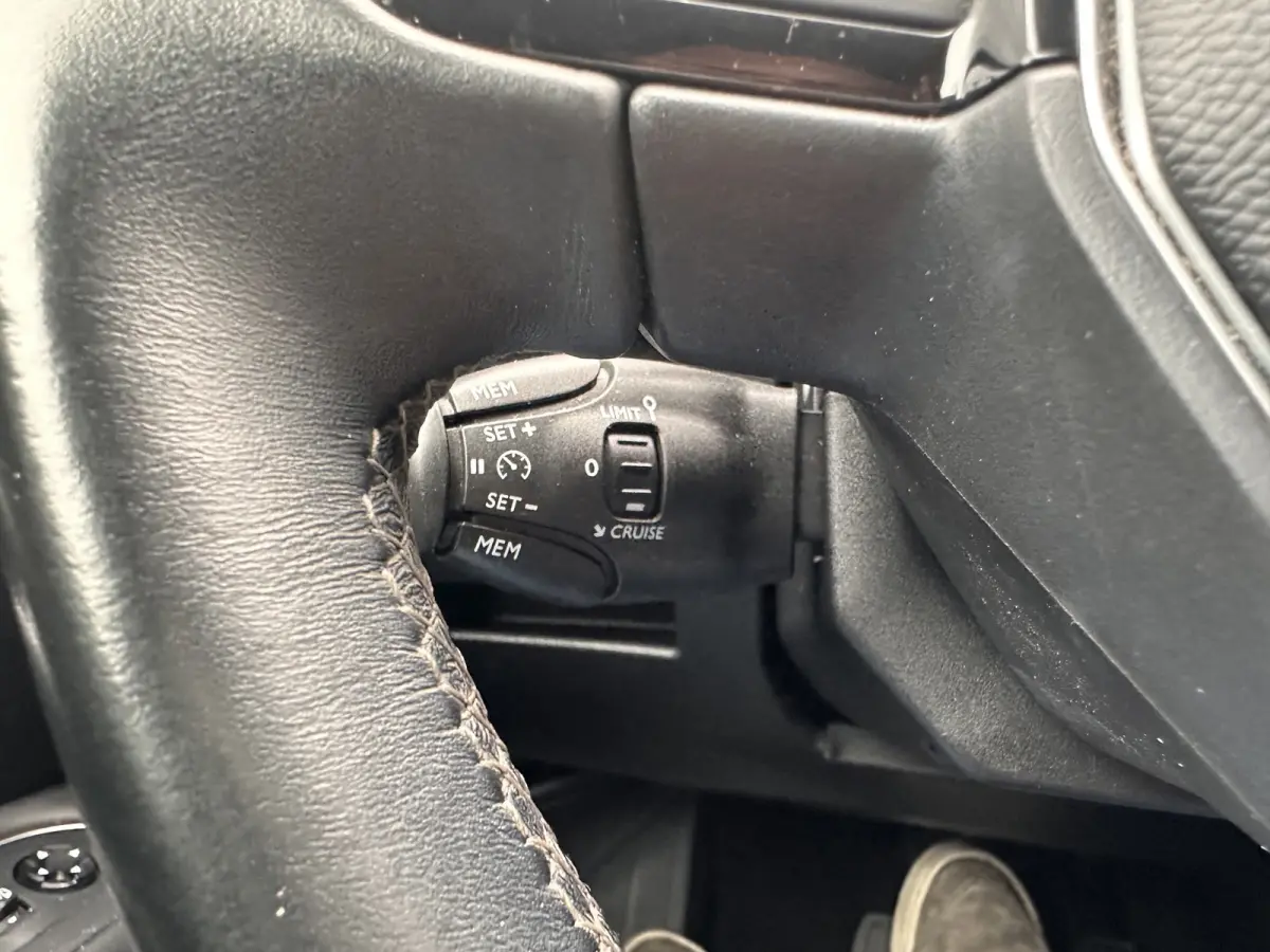 1.6 PT Allure|Aut|181pk|Apple Android Carplay