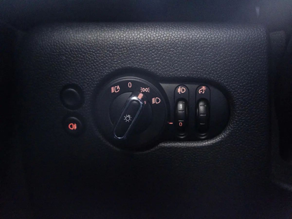 S Aut. John Cooper Works | Comfort Access | Stoelverwarming | 18" JCW Circuit Spoke RFT |