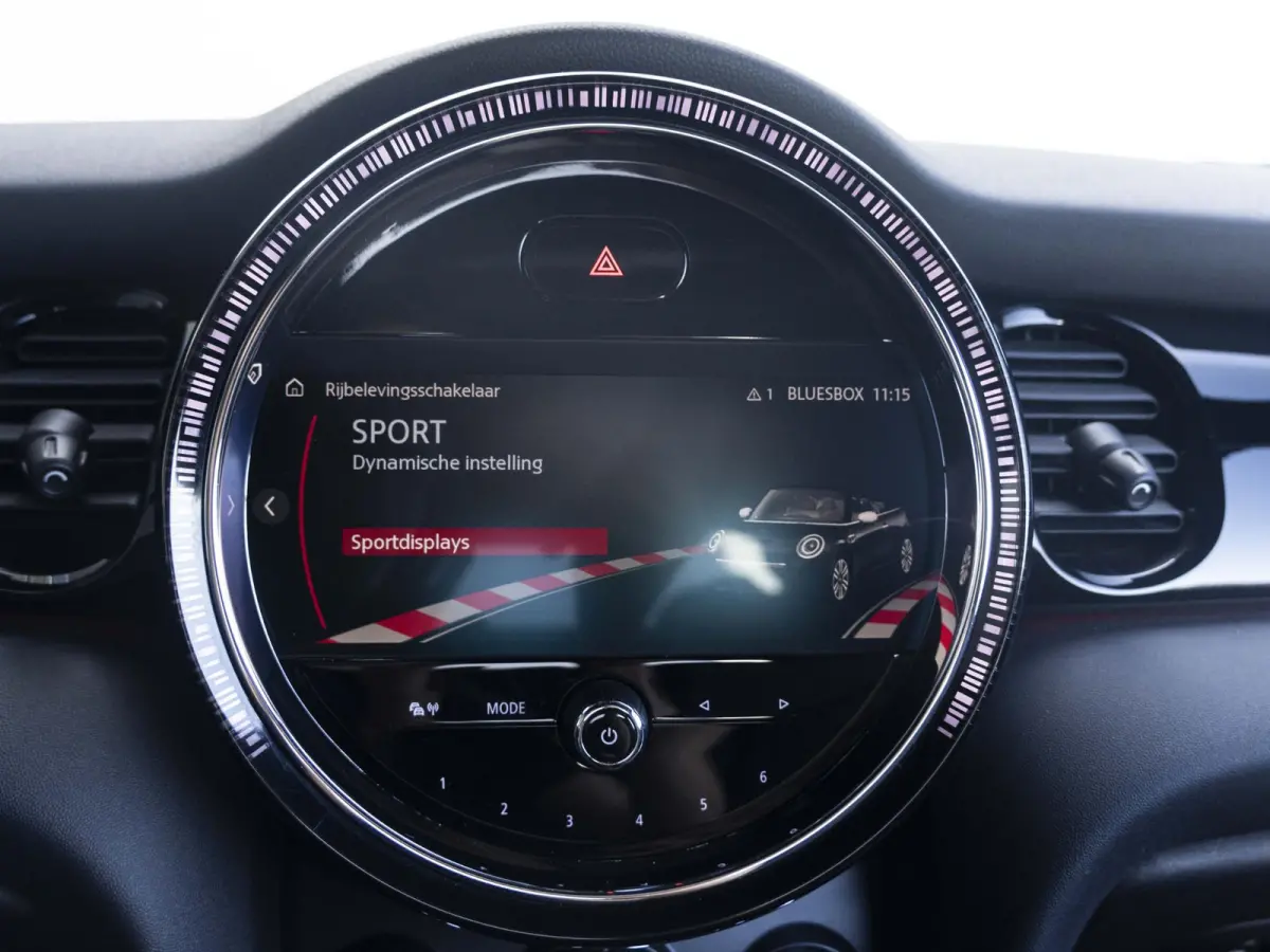 S Aut. John Cooper Works | Comfort Access | Stoelverwarming | 18" JCW Circuit Spoke RFT |