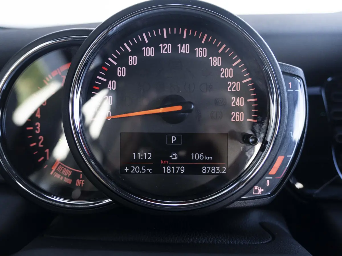 S Aut. John Cooper Works | Comfort Access | Stoelverwarming | 18" JCW Circuit Spoke RFT |