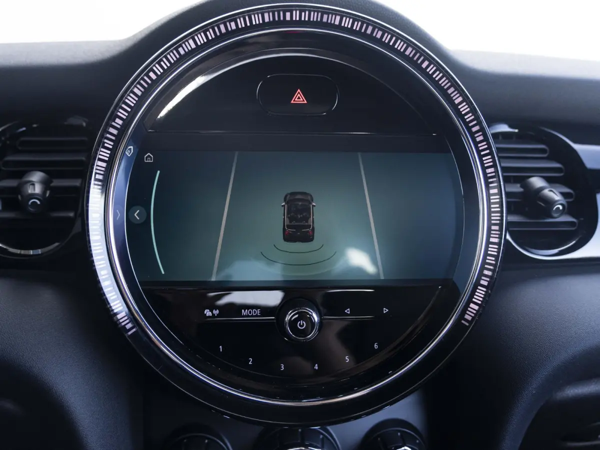 S Aut. John Cooper Works | Comfort Access | Stoelverwarming | 18" JCW Circuit Spoke RFT |