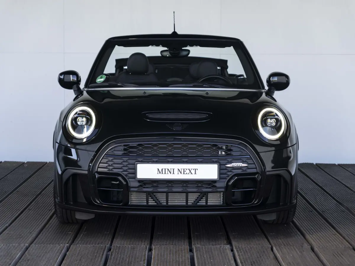 S Aut. John Cooper Works | Comfort Access | Stoelverwarming | 18" JCW Circuit Spoke RFT |