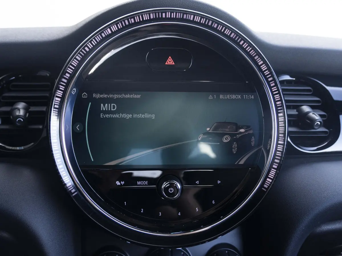 S Aut. John Cooper Works | Comfort Access | Stoelverwarming | 18" JCW Circuit Spoke RFT |