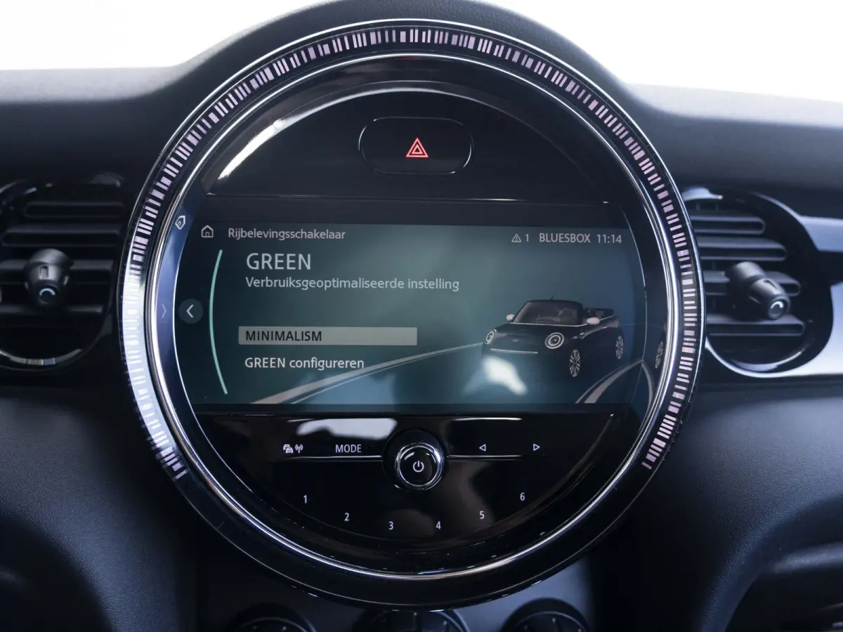 S Aut. John Cooper Works | Comfort Access | Stoelverwarming | 18" JCW Circuit Spoke RFT |