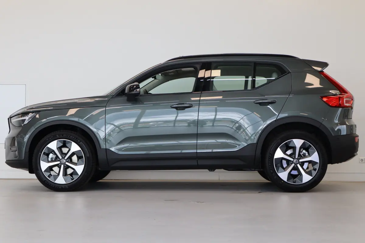 2.0 B4 Plus Dark | Achterbank verwarmd | All seasonbanden | Apple Carplay/Android Auto|telefoonintegratie premium