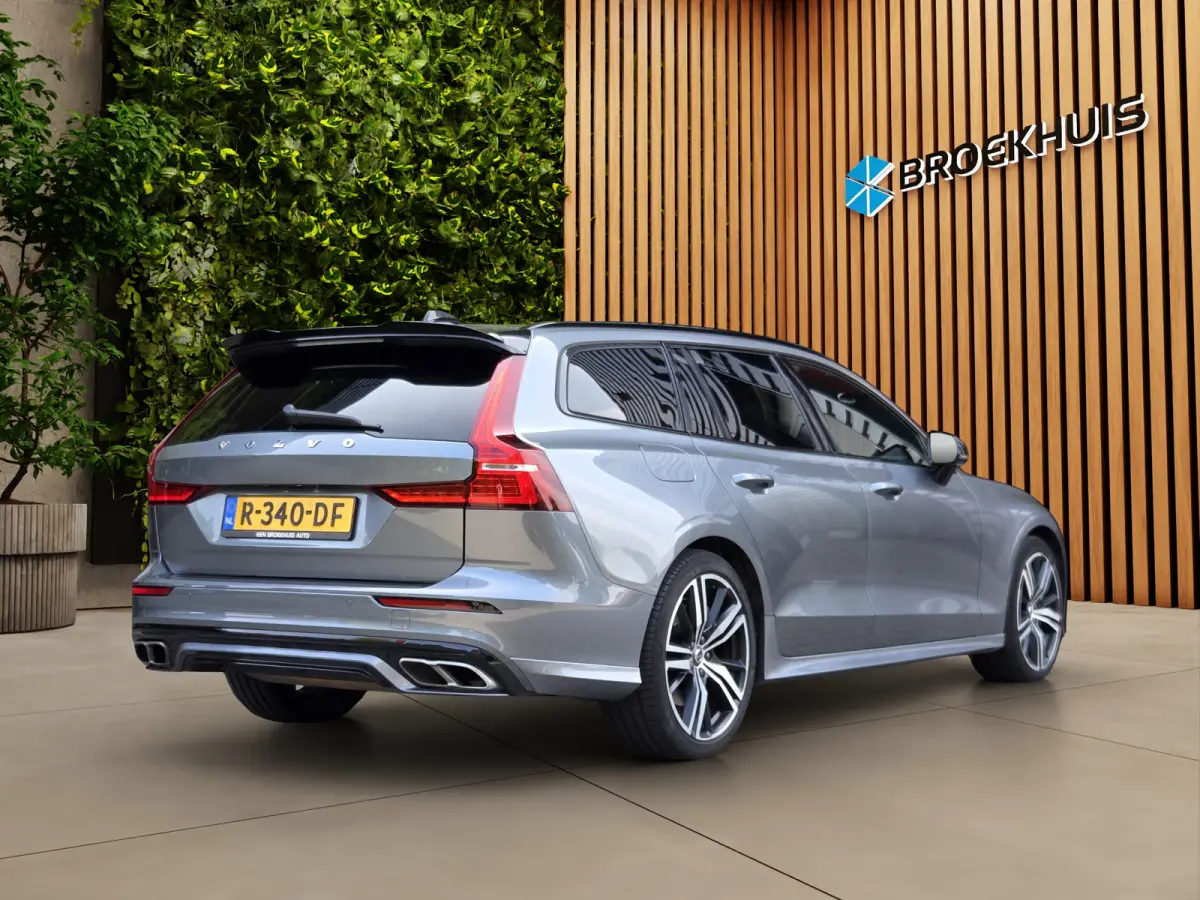 2.0 T6 Recharge AWD R-Design | Styling Kit | Camera | Adaptive Cruise | BLIS | Memory