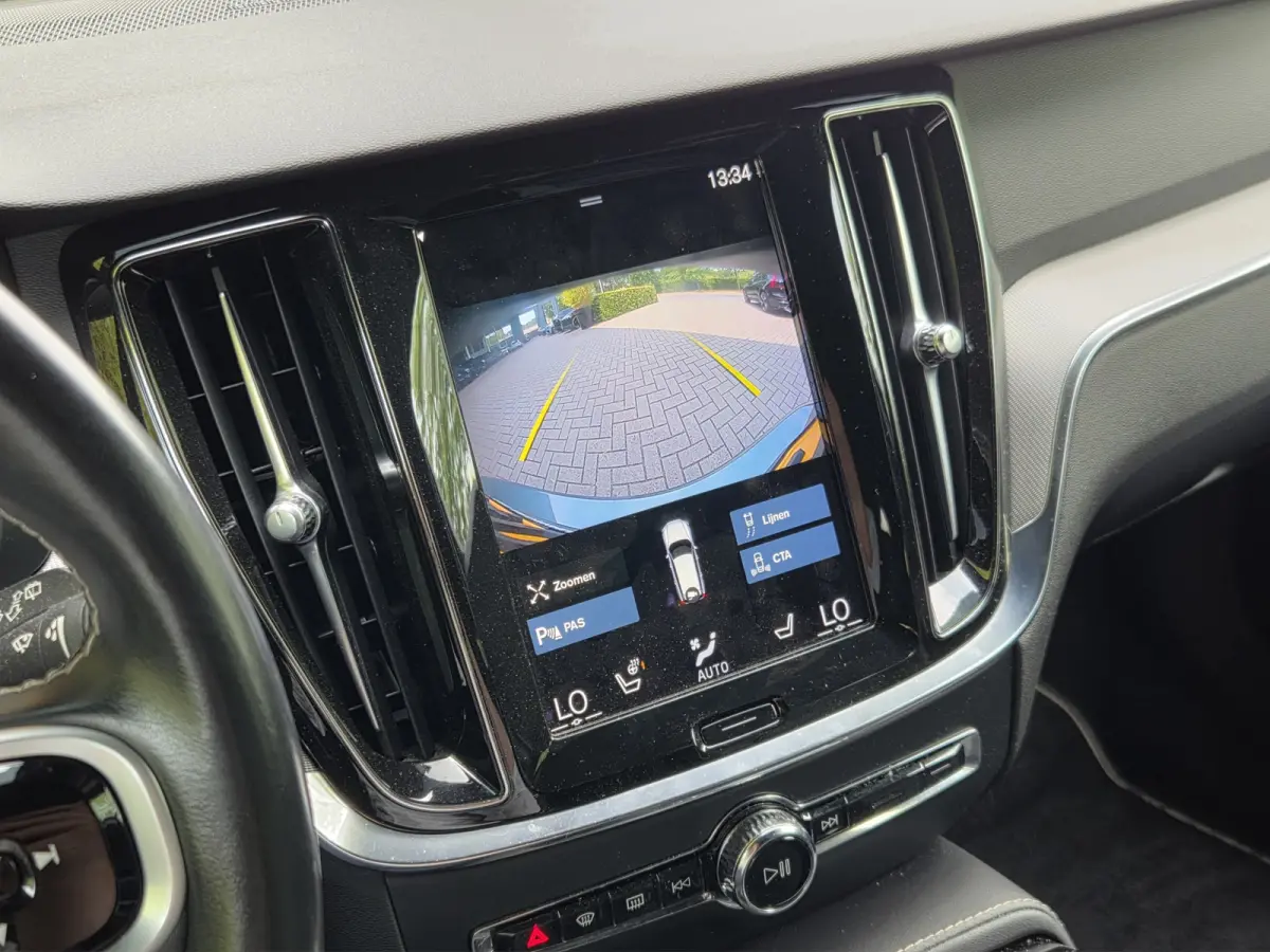 2.0 T6 Recharge AWD R-Design | Styling Kit | Camera | Adaptive Cruise | BLIS | Memory