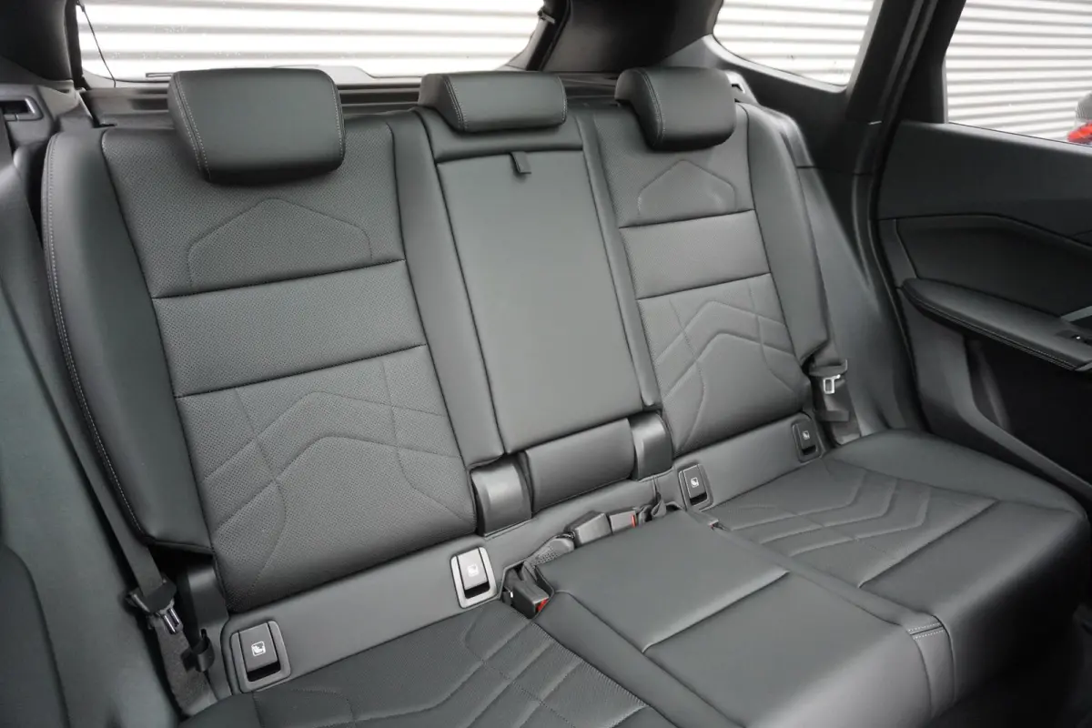 eDrive20 M Sportpakket | Premium Pack | Trekhaak met elektrisch wegklapbare kogel | Glazen panoramadak | Harman-Kardon sound system | Comfort Access |
